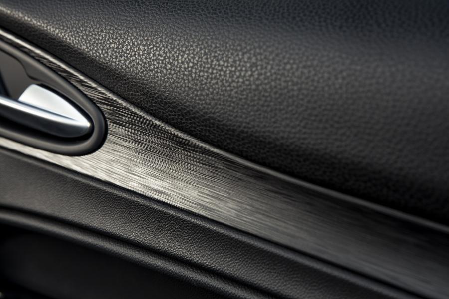 Детали интерьера Alfa Romeo Stelvio Nero Edizione (949) 2018 года  (UK) (фото 12 из 17)